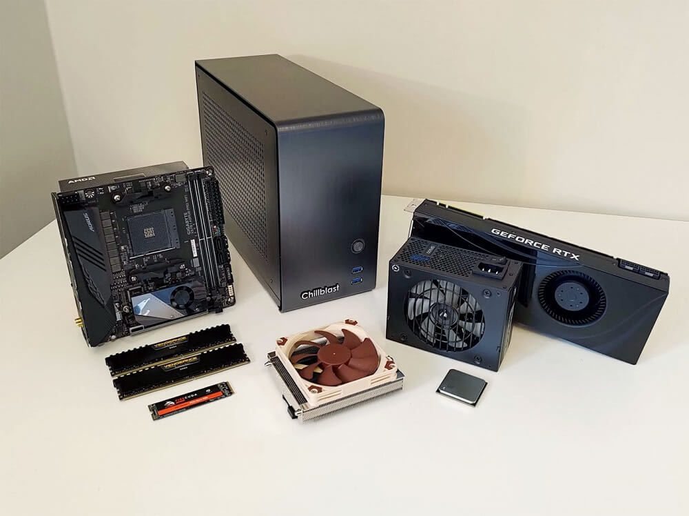 Composants pour la construction d'un PC mini ITX à petit facteur de forme, y compris le boîtier, la carte mère, la RAM, le SSD, le refroidisseur, le bloc d'alimentation, le GPU et le processeur chillblast